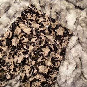 Lululemon wunder under